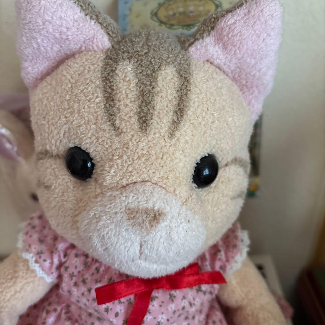 猫のぬいぐるみ ピンクのドレス