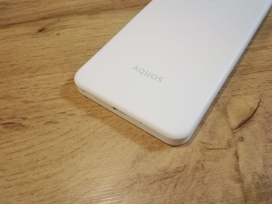 AQUOSwish3　本体　ホワイト