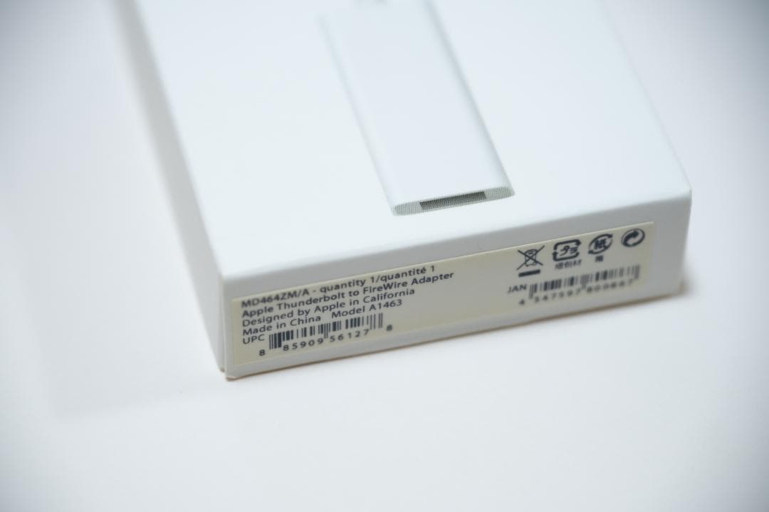 Apple純正 Thunderbolt to FireWire Adapter
