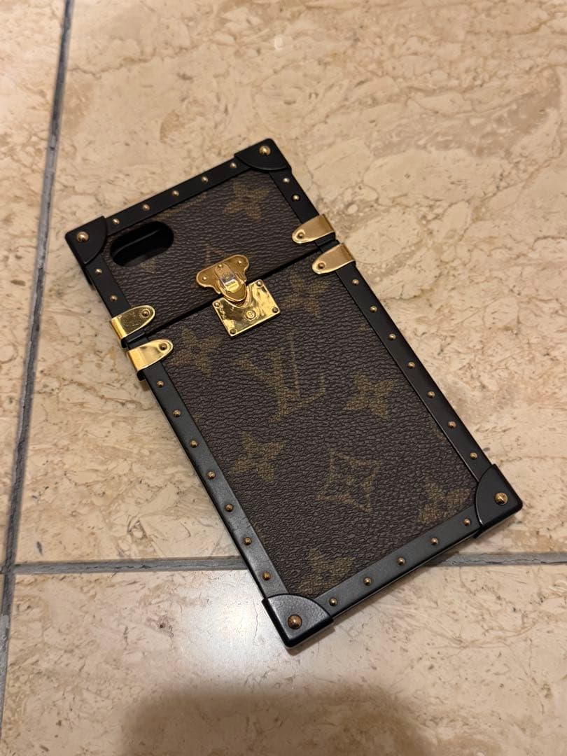Louis Vuitton iPhoneケース　アイトランク