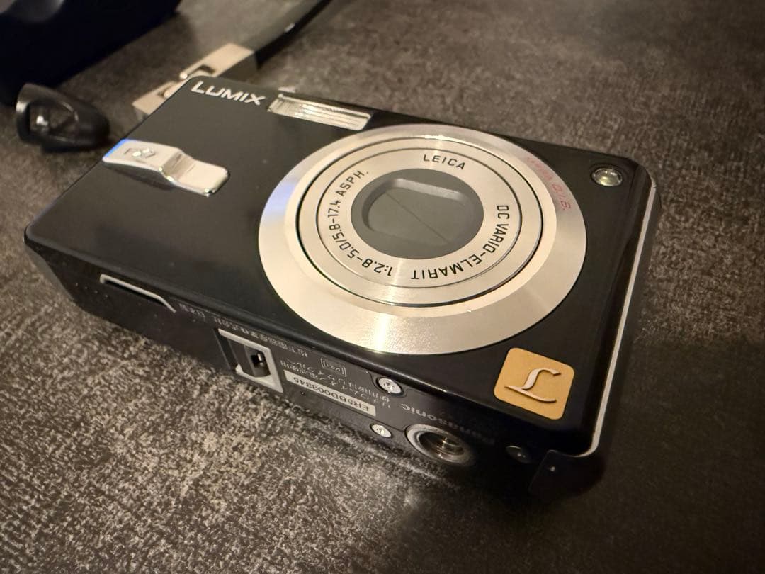美品　Panasonic DMC-FX7 コンパクトデジタルカメラ