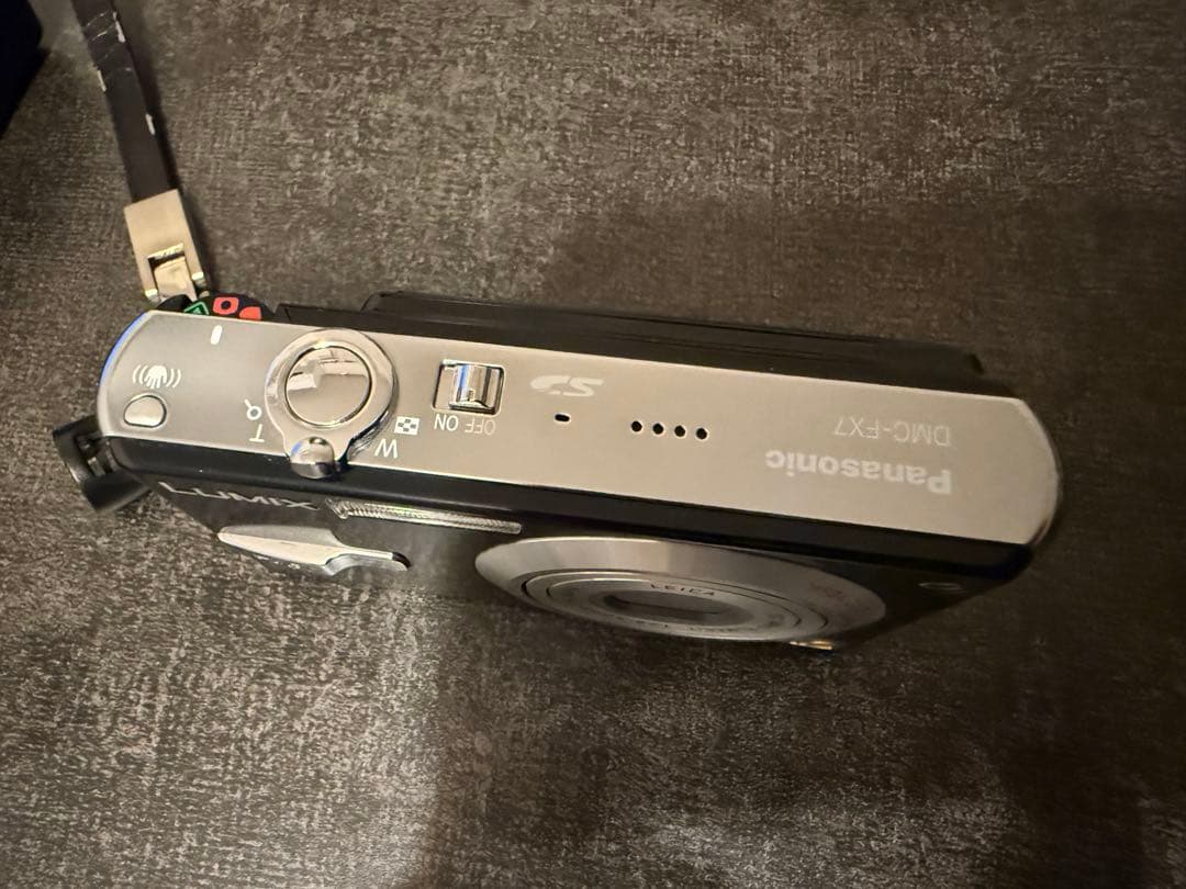 美品　Panasonic DMC-FX7 コンパクトデジタルカメラ