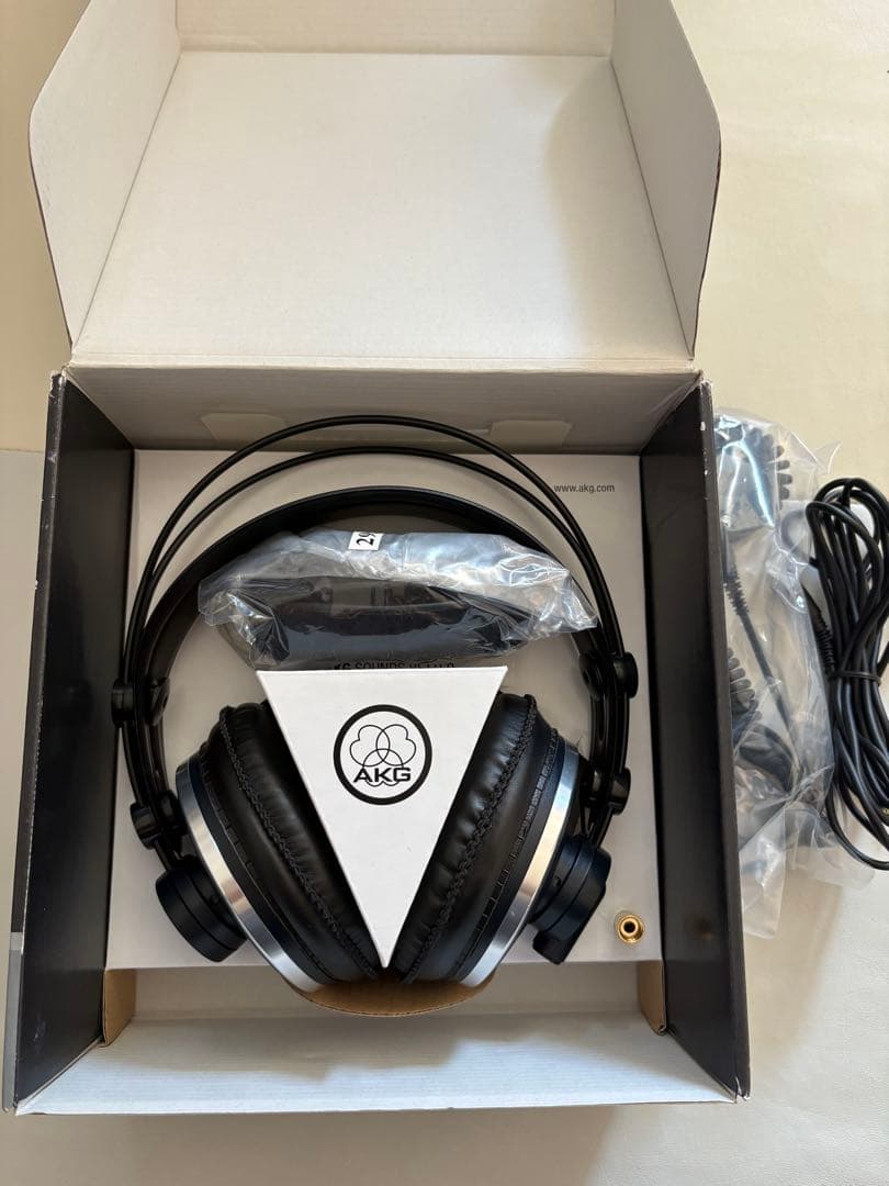 AKG K271 MK II クローズドバックヘッドフォン