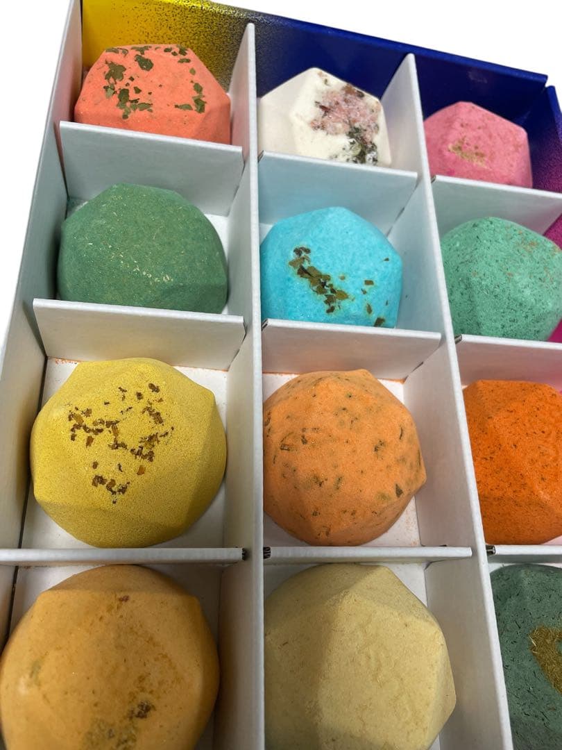 LUSH 四季の一服 3個セット まとめ売り ギフト バスボム 新品未使用紙袋付