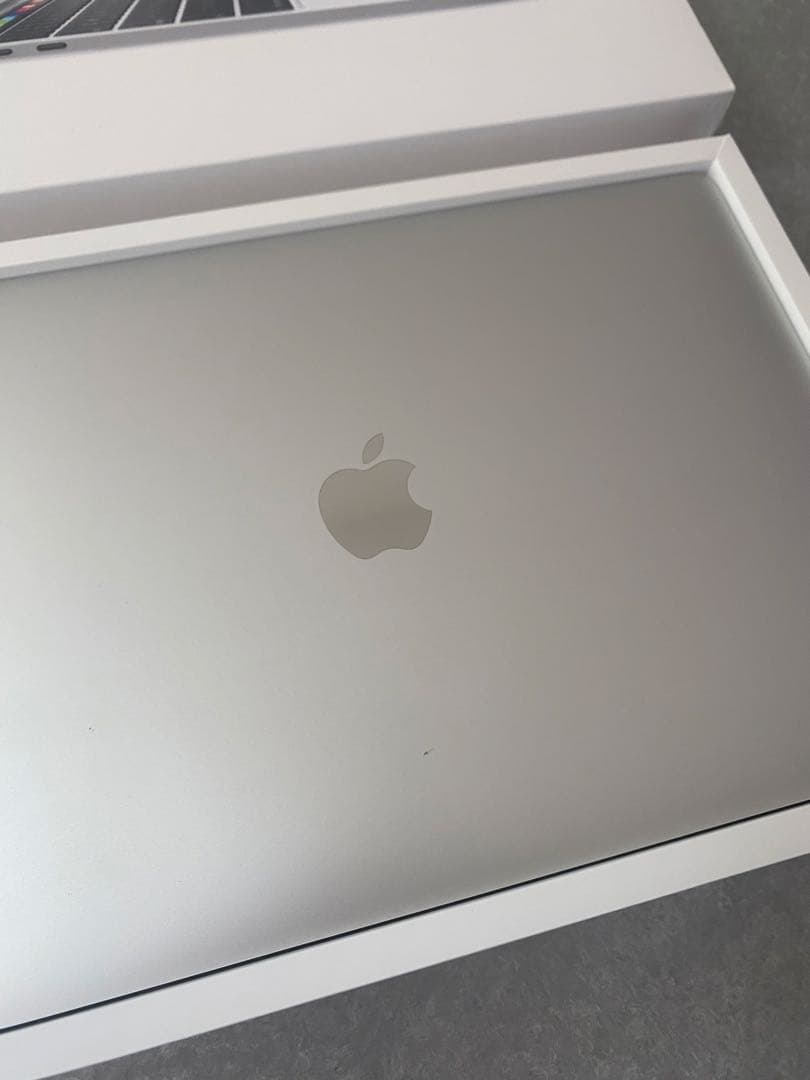 MacBook Pro 13-inch (Silver) 2020年モデル