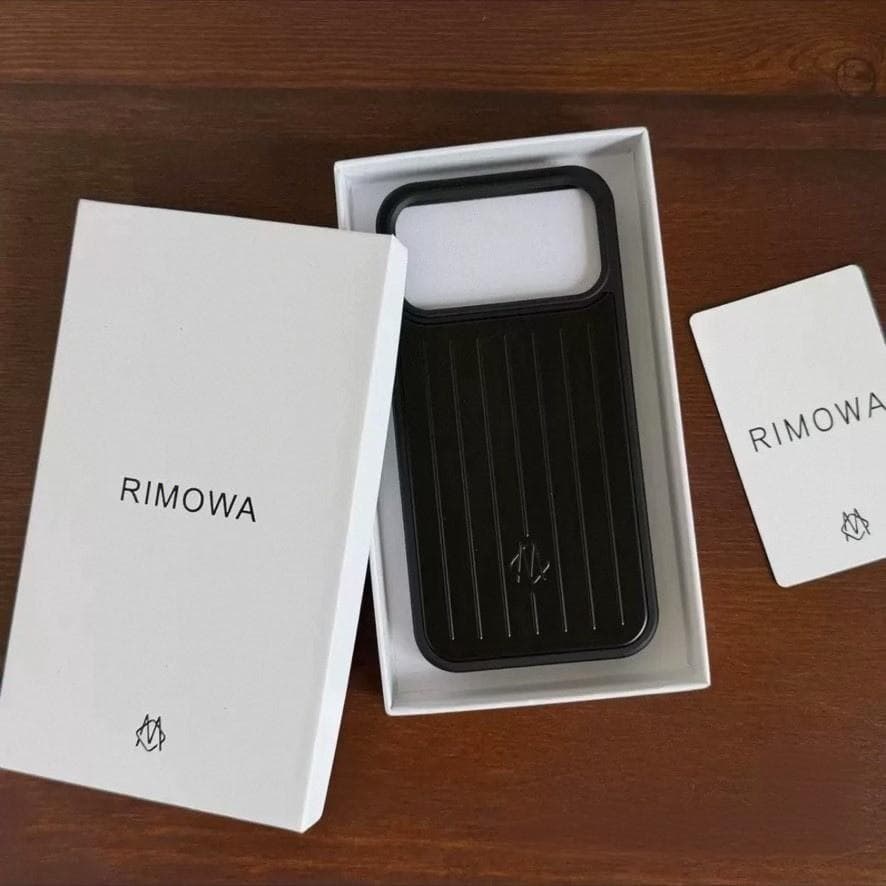 RIMOWA ブラック iPhone17 Proケースイヤレス充電が可能