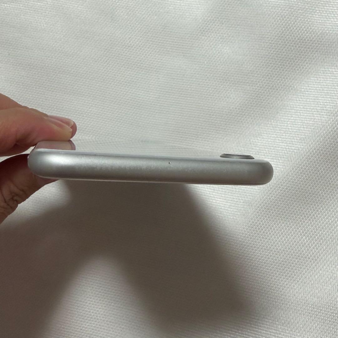 iPhone8 シルバー 64GB　本体　SIMロックなし　Apple