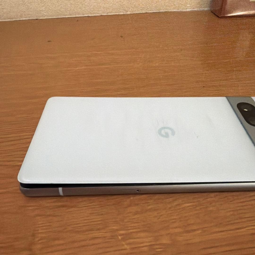 Google Pixel 7a sea SIMフリー　背面浮あり