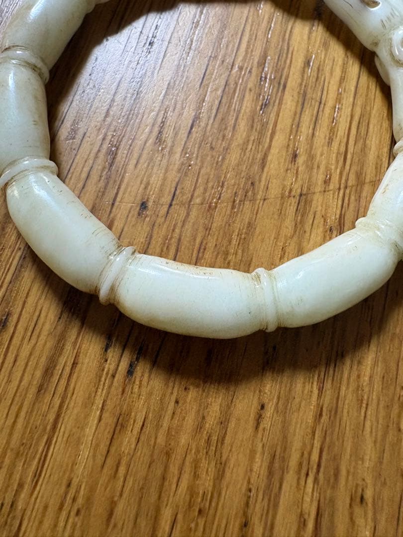 石？玉？の中国的置物　中国美術　腕輪？外径8cm 弱　32g