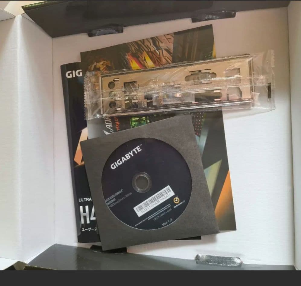 ​【未使用】GIGABYTE H470M DS3H (LGA1200)