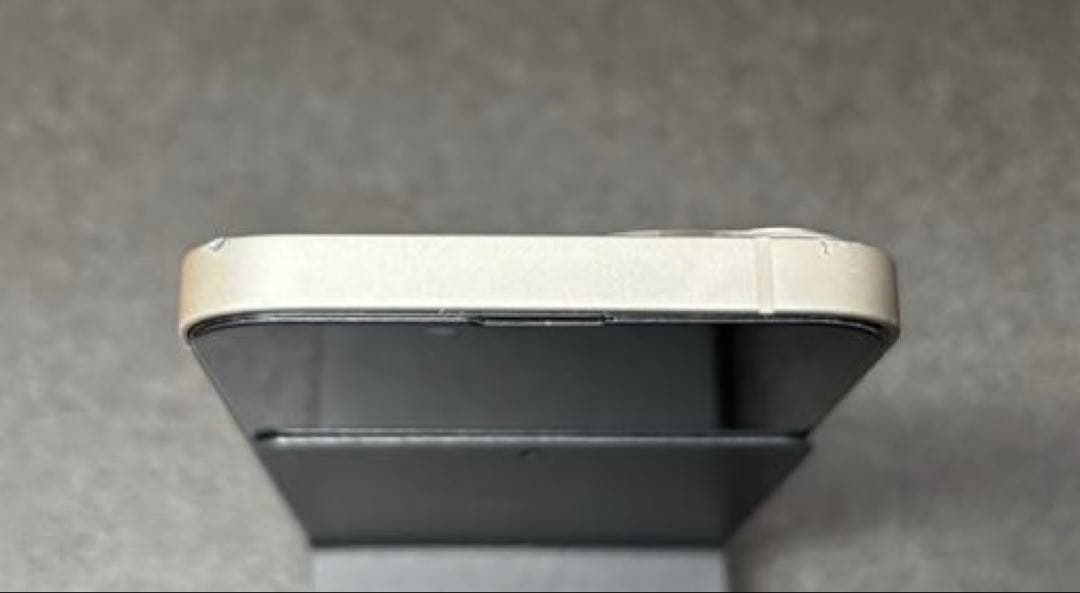 iPhone 13 スターライト256GB 新品バッテリー100%