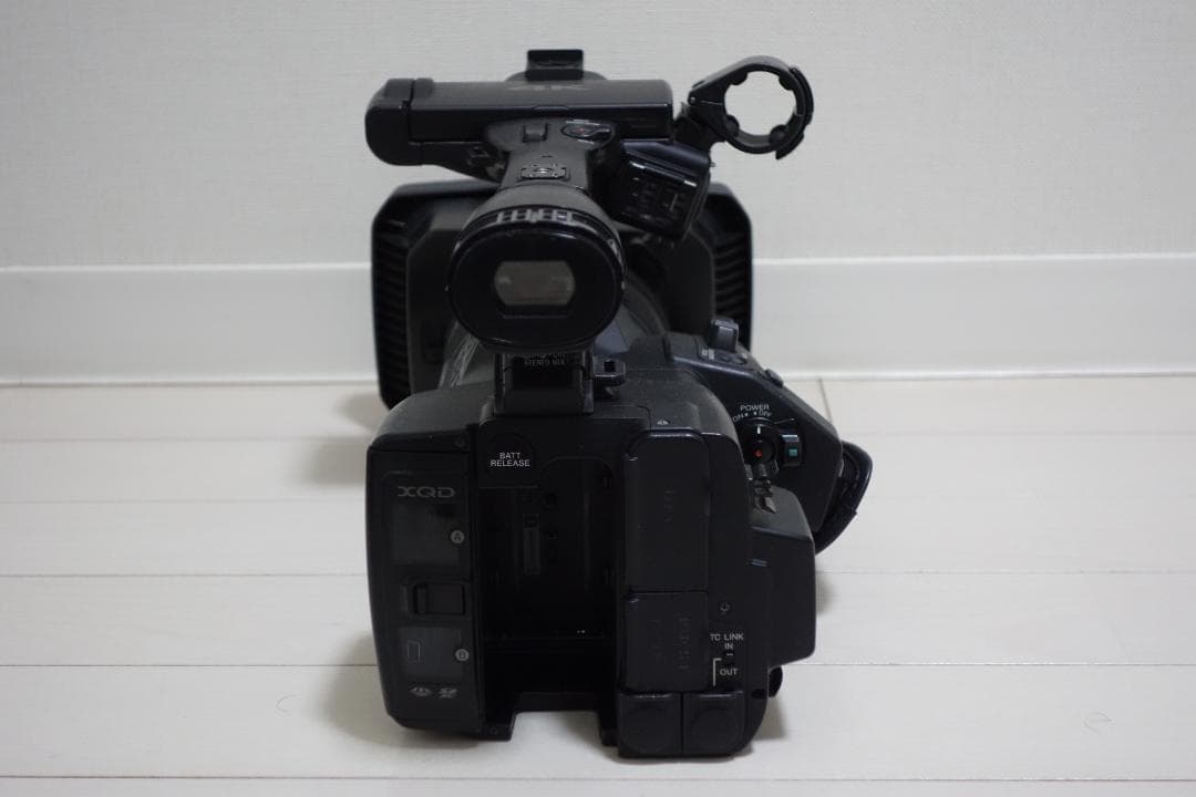 業務用 4K DCI/UHD デジタルビデオカメラ PXW-Z100 SONY