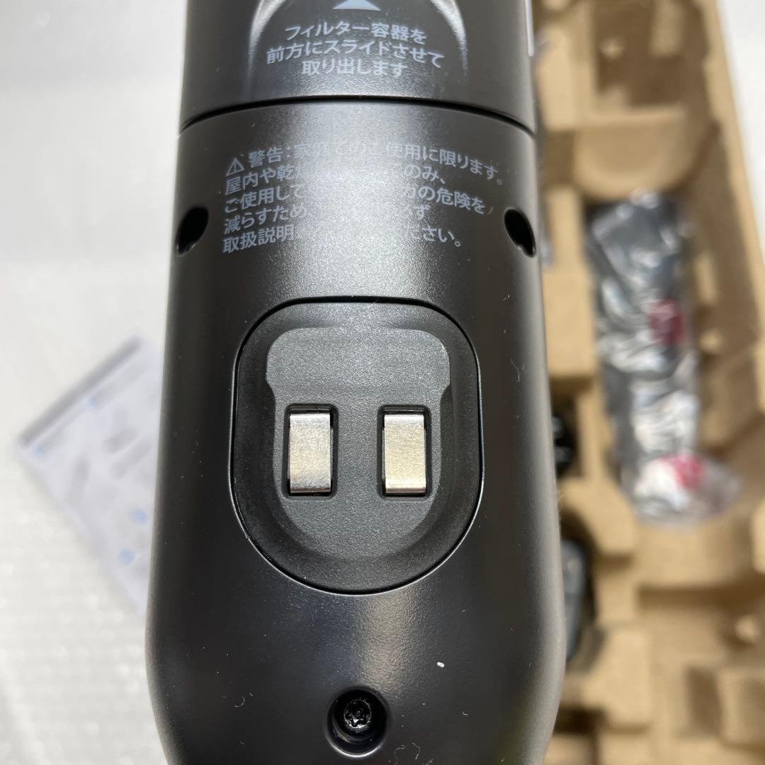 【E28】　Shark 充電式ハンディクリーナー WV210J