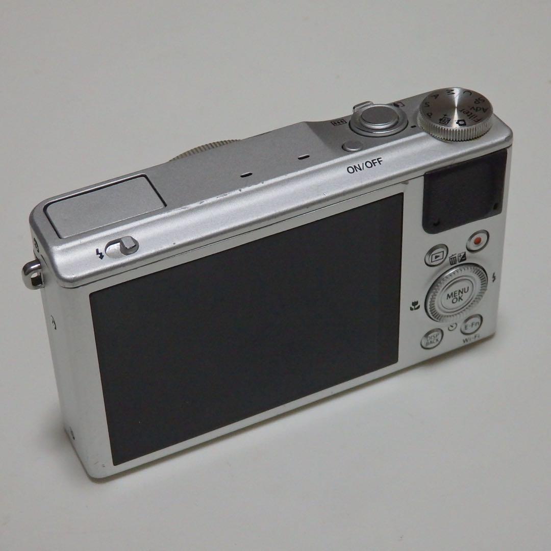 ジャンク　フジフイルム　XQ1 シルバー　FUJIFILM