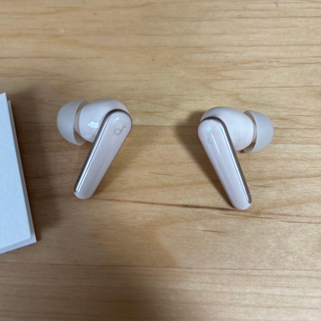 イヤホン Anker SoundCore liberty5