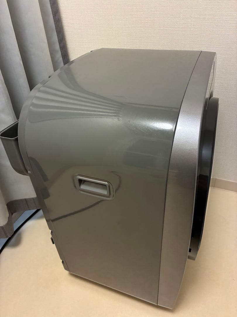 コンパクトドラム式衣類乾燥機 （容量3kg）ILD-321UPB-JP