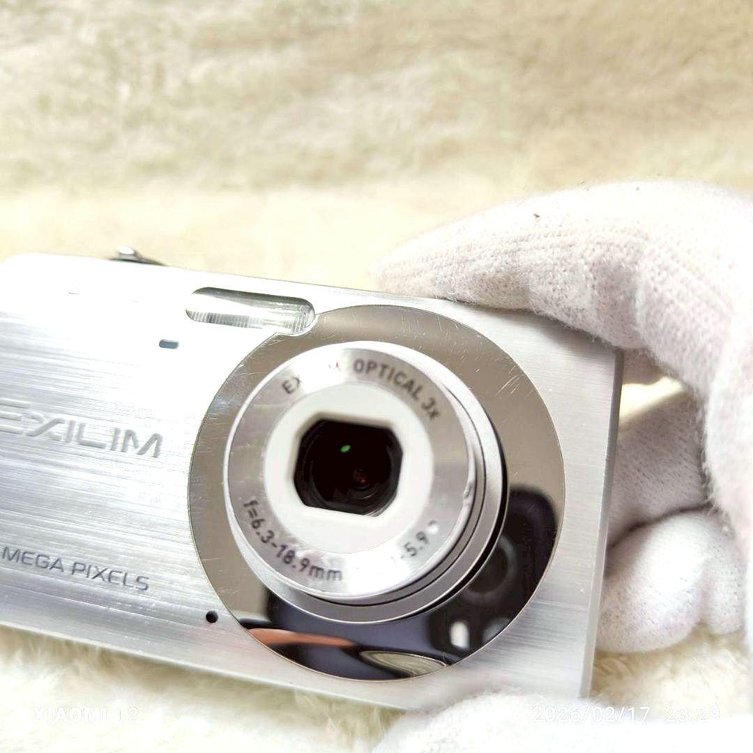 美品✨CASIO EXILIM EX-Z80 シルバー 充電器 デジカメ