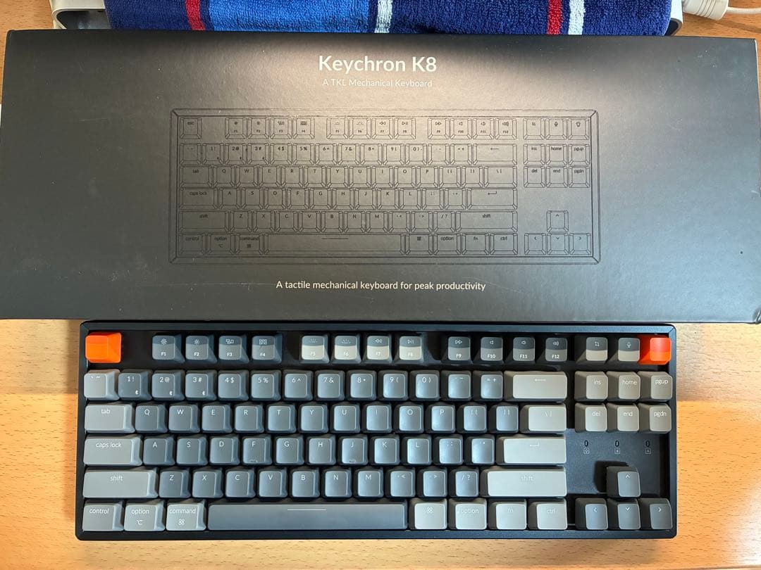 【美品】Keychron K8 メカニカルキーボード（英字配列）