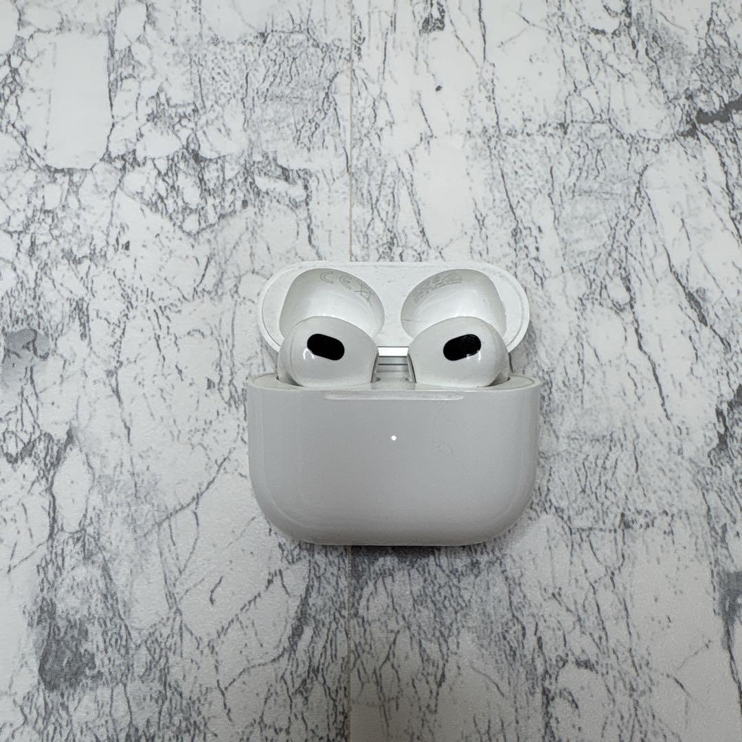 【早い物勝ち】Apple AirPods 第3世代 本体