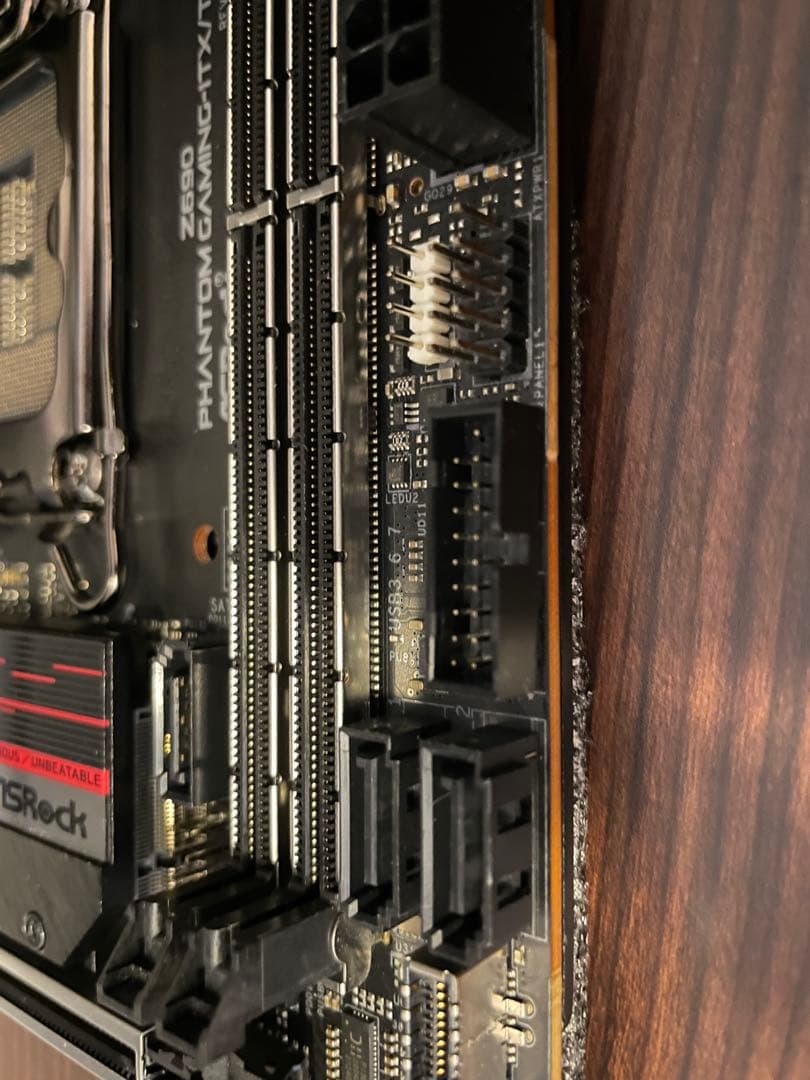 ASRock Z690 PHANTOM GAMING-ITX/TB4マザーボード