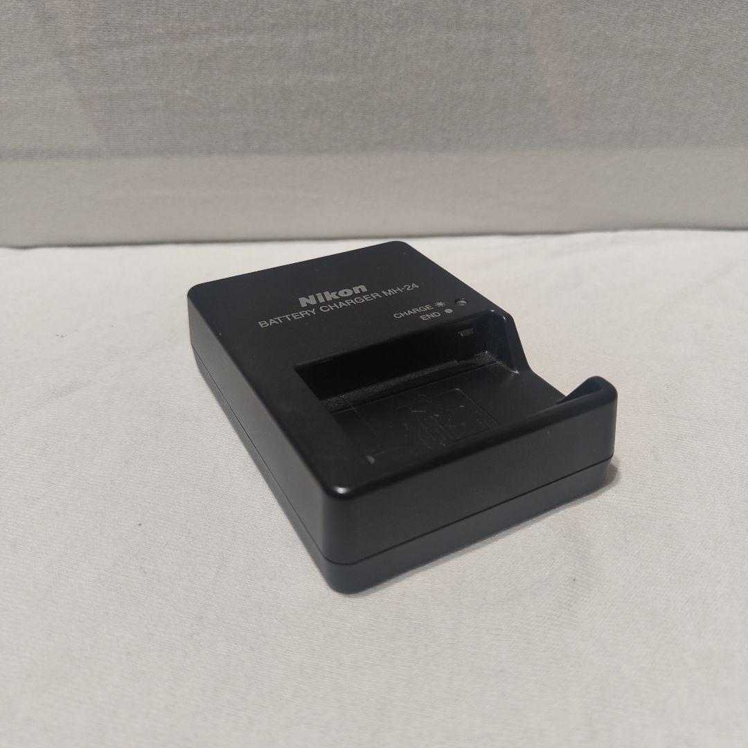 ニコン　D5600 18-55VRレンズキット　美品