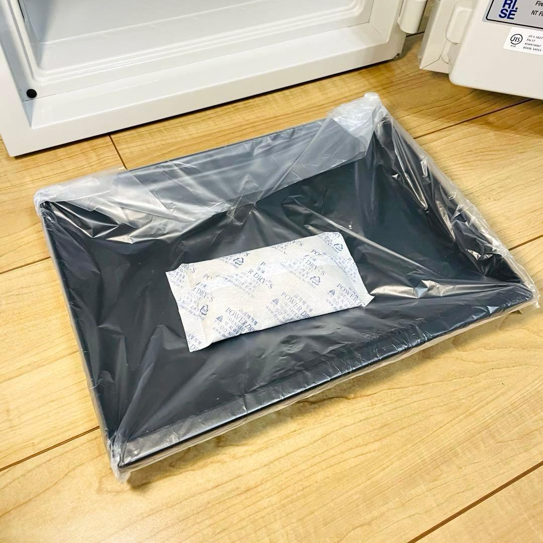 SENTRY 金庫 家庭用 1時間耐火 15L テンキー　JBS-NT310H
