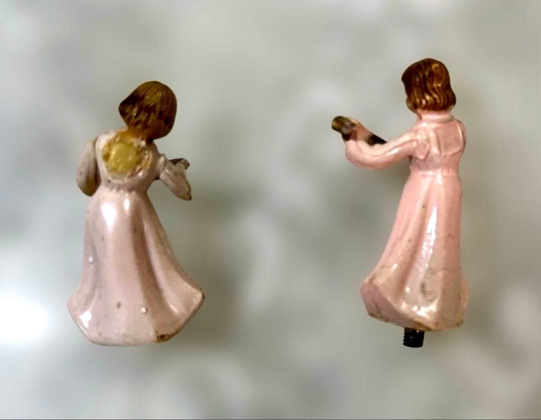 芸術品　人形ペア　ピンク色