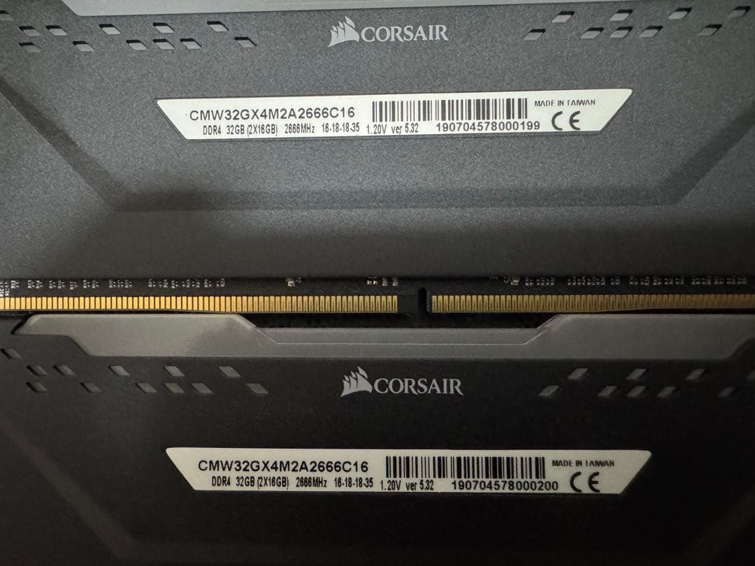 CORSAIR VENGEANCE メモリ16GB×2 32GB x2