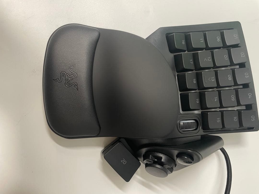 Razer Tartarus V2 ゲーミングキーパッド 左手キーボード