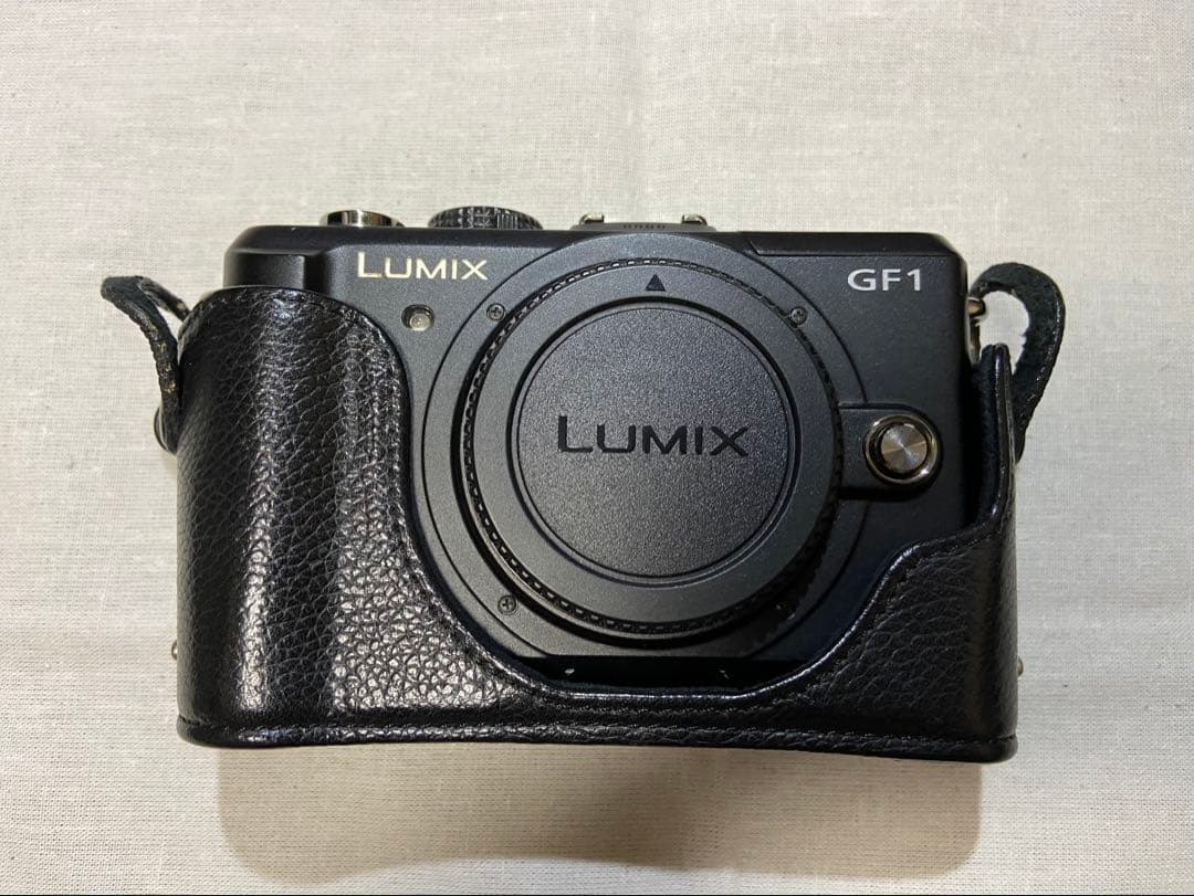 Lumix DMC-GF1 エスプリブラック（レザージャケット付き）