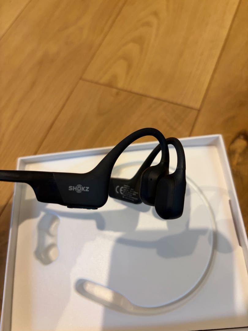 SHOKZ OPENRUN骨伝導イヤホン ブラック