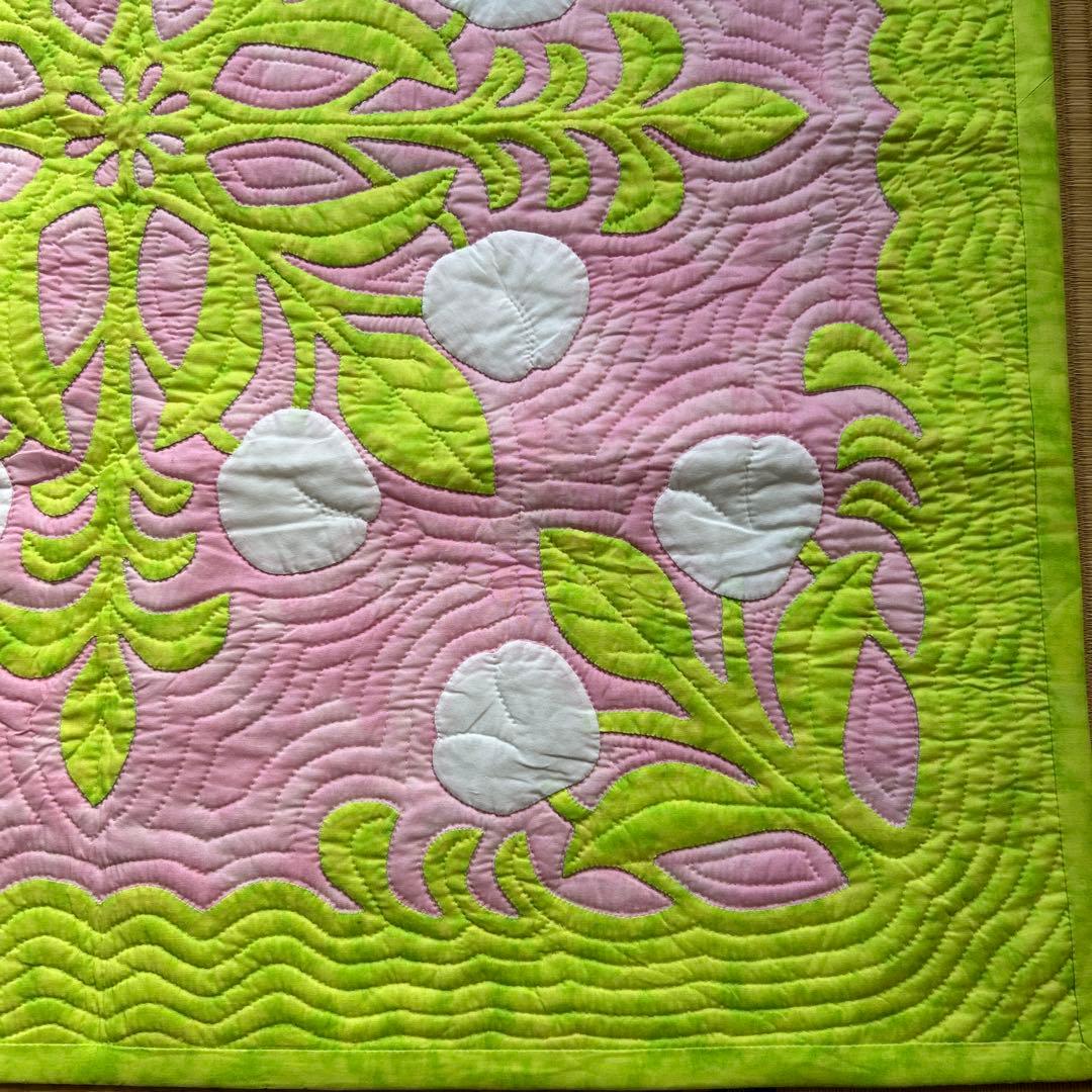 ハワイアンキルトのタペストリー（ハンドメイド）
