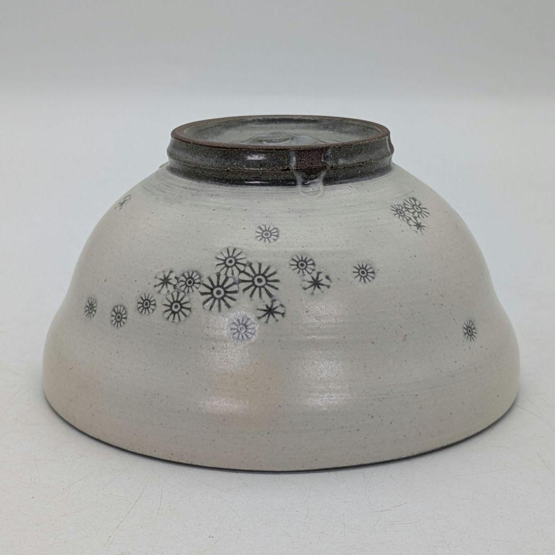 寺谷陶窯 新高麗刷毛目菊花文茶碗 共箱 抹茶碗 抹茶茶碗 茶道具 茶器 食器