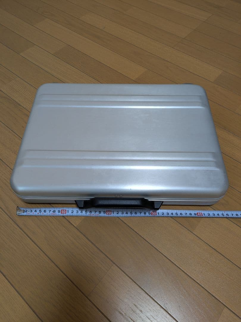 ゼロハリバートン（ZERO HULLIBURTON）アルミアタッシュケース