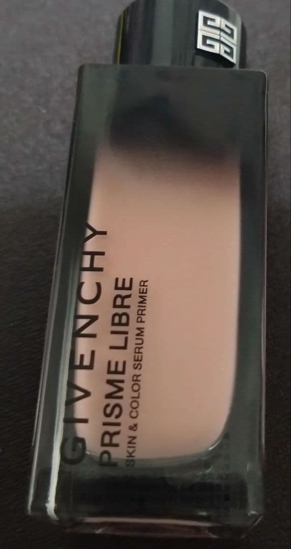 GIVENCHY プリズムリーブルケア＆カラーセラムプライマー ピンク