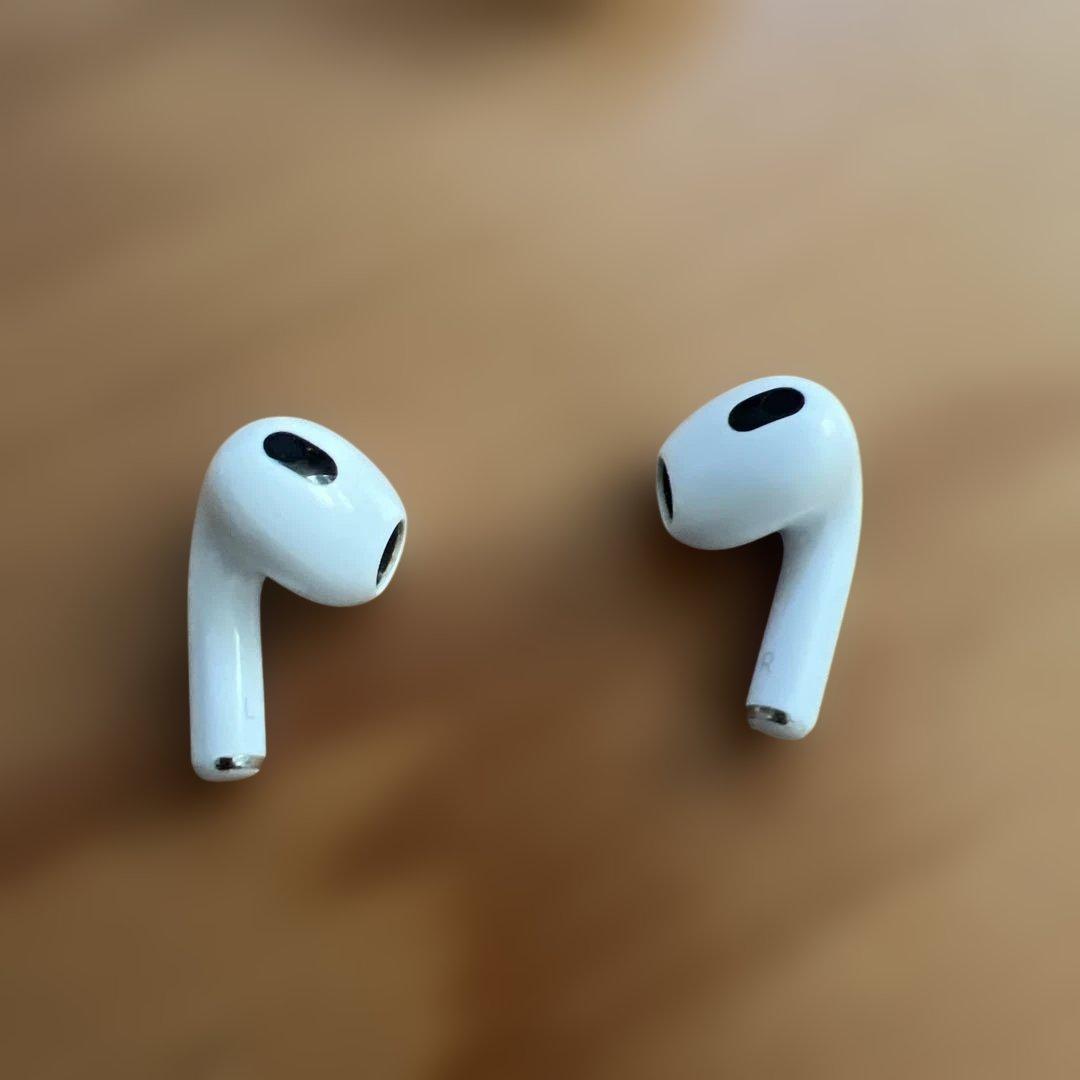 ［AirPods］Apple ワイヤレスイヤホン　第3世代