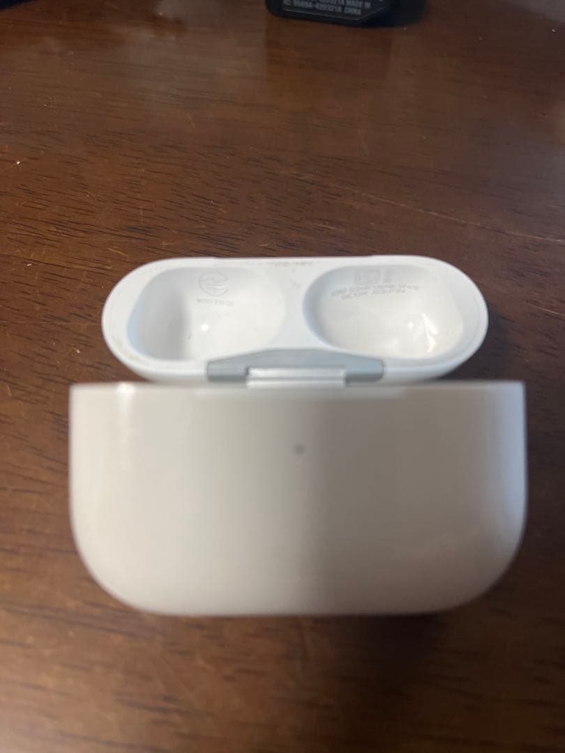 【正規品】AirPods Pro 第2世代 美品｜USB-Cケース・動作良好