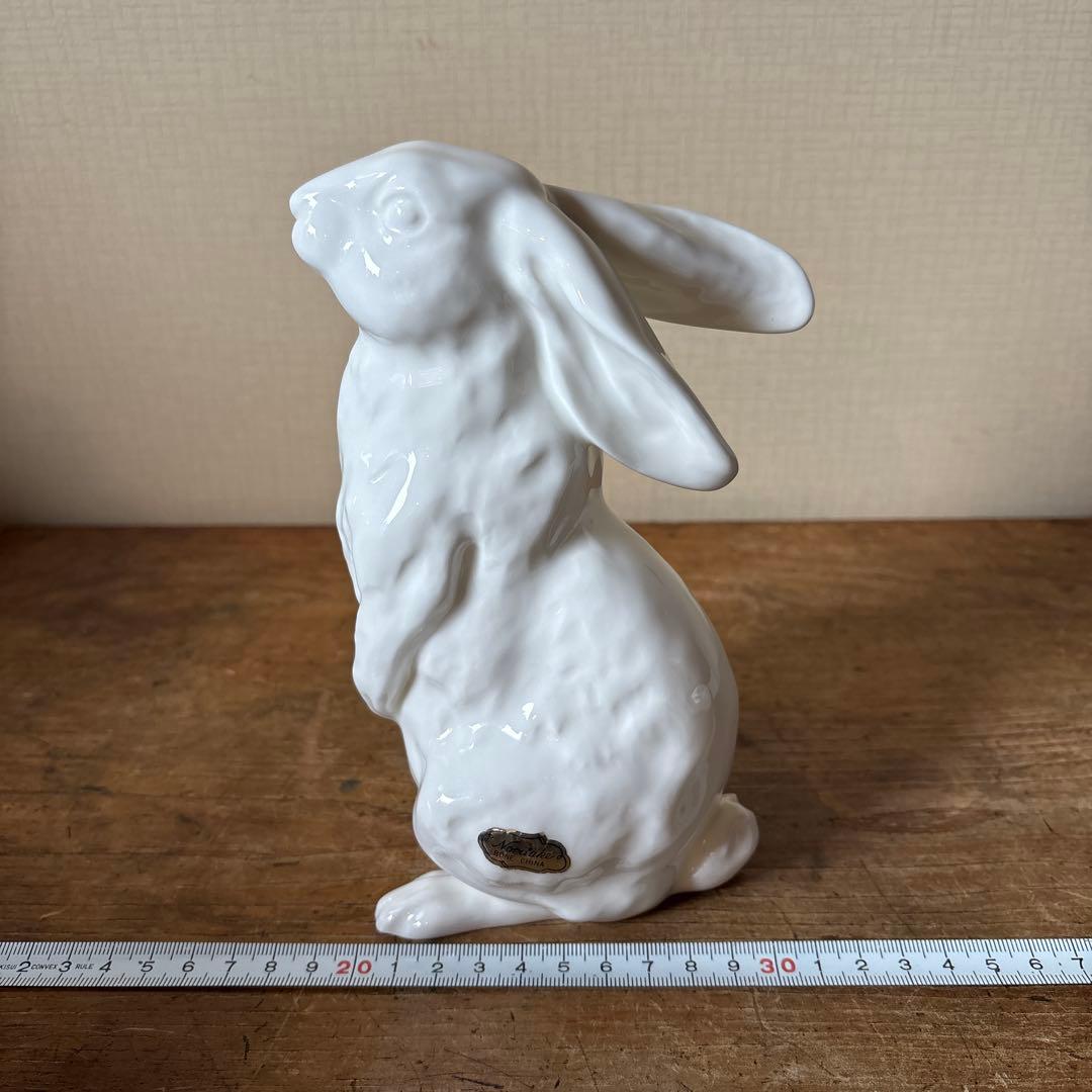 ノリタケ　うさぎの置物　磁器製　磁器人形　オブジェ　ボーンチャイナ　白磁