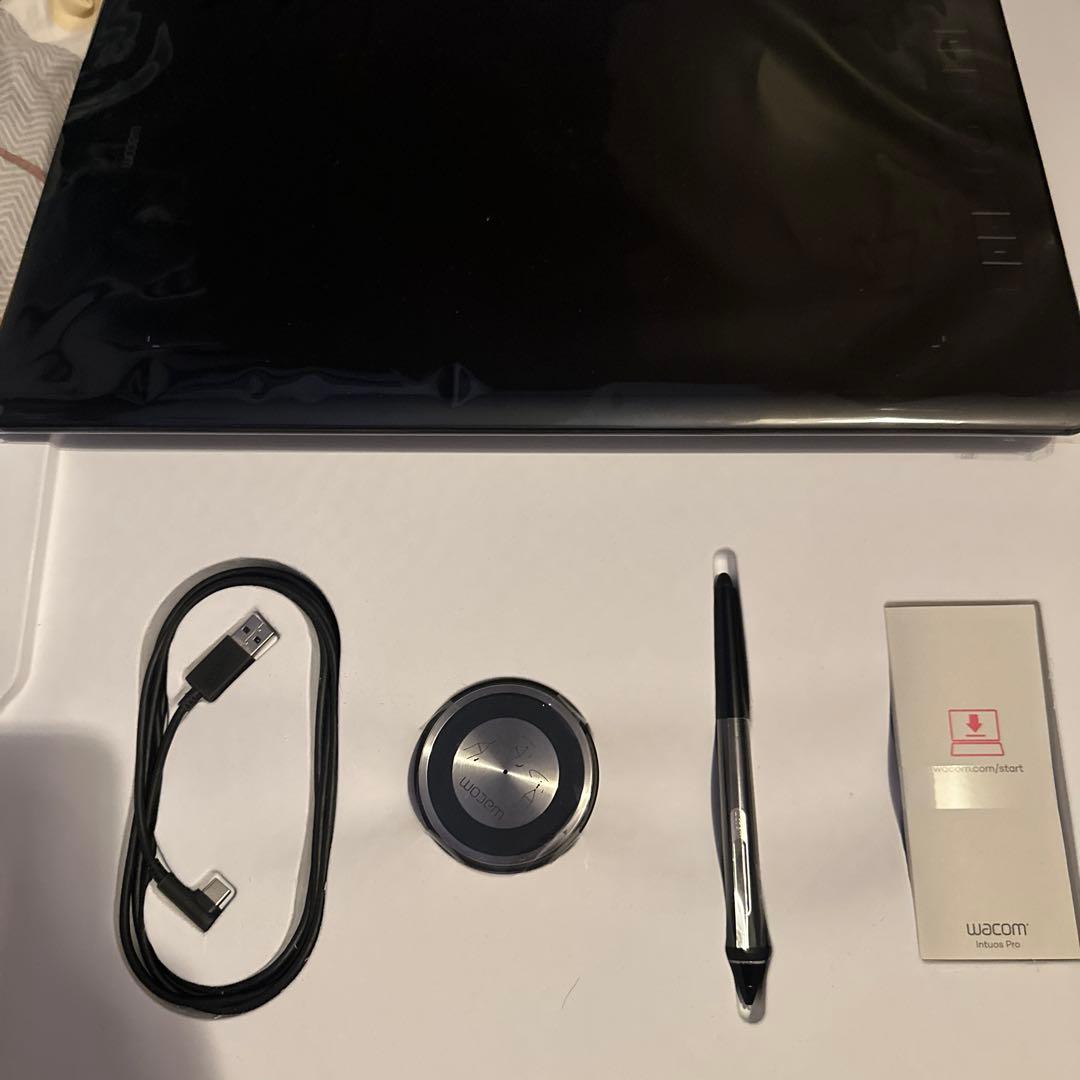 超美品Wacom Intuos Pro Lサイズ ペンタブレット