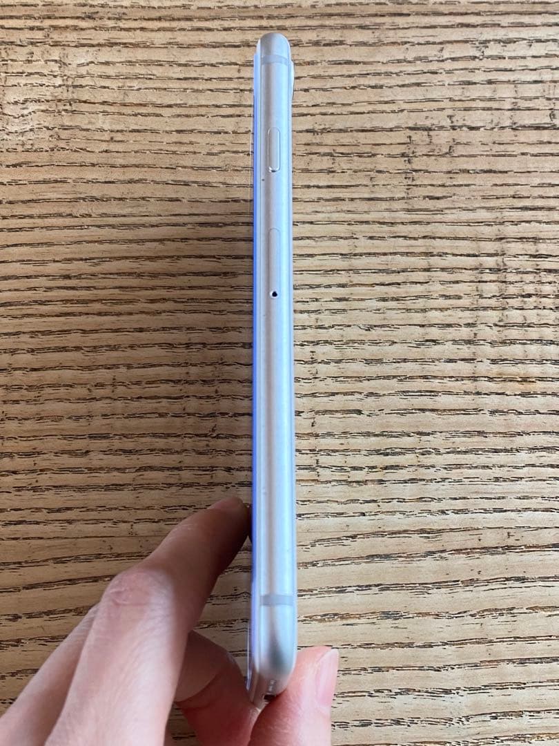 【美品☆おまけ付き】Apple iPhone８　シルバー　64GB　SIMフリー