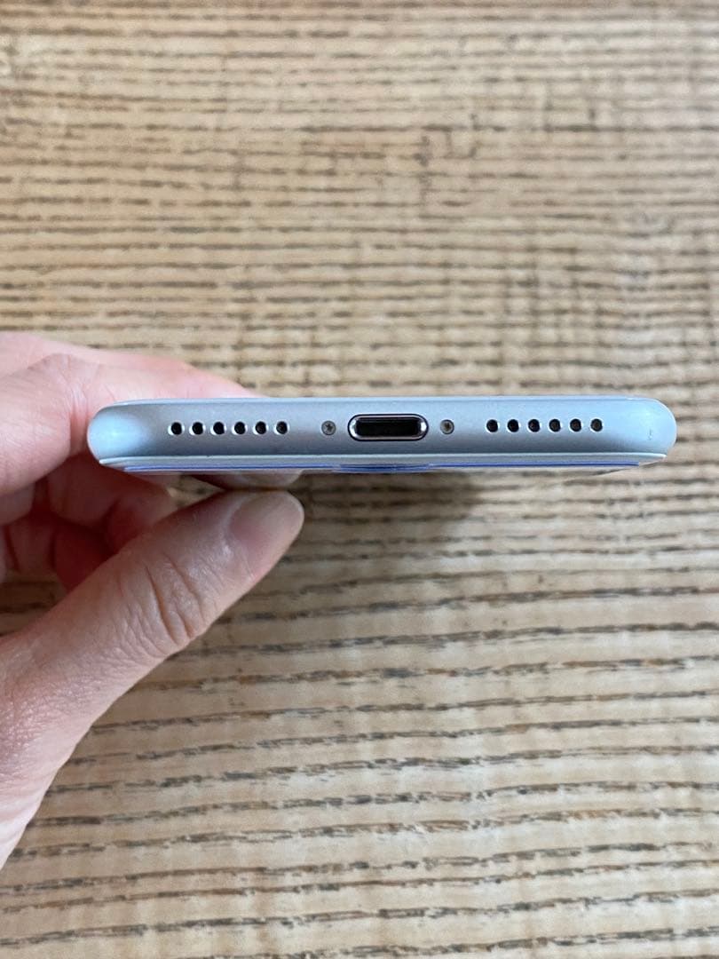 【美品☆おまけ付き】Apple iPhone８　シルバー　64GB　SIMフリー