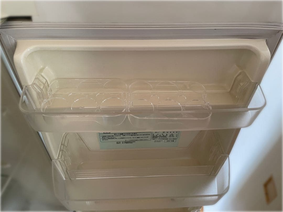 レトロスタイルのホワイト冷蔵庫、ナショナル製のWILL FRIDGEです！