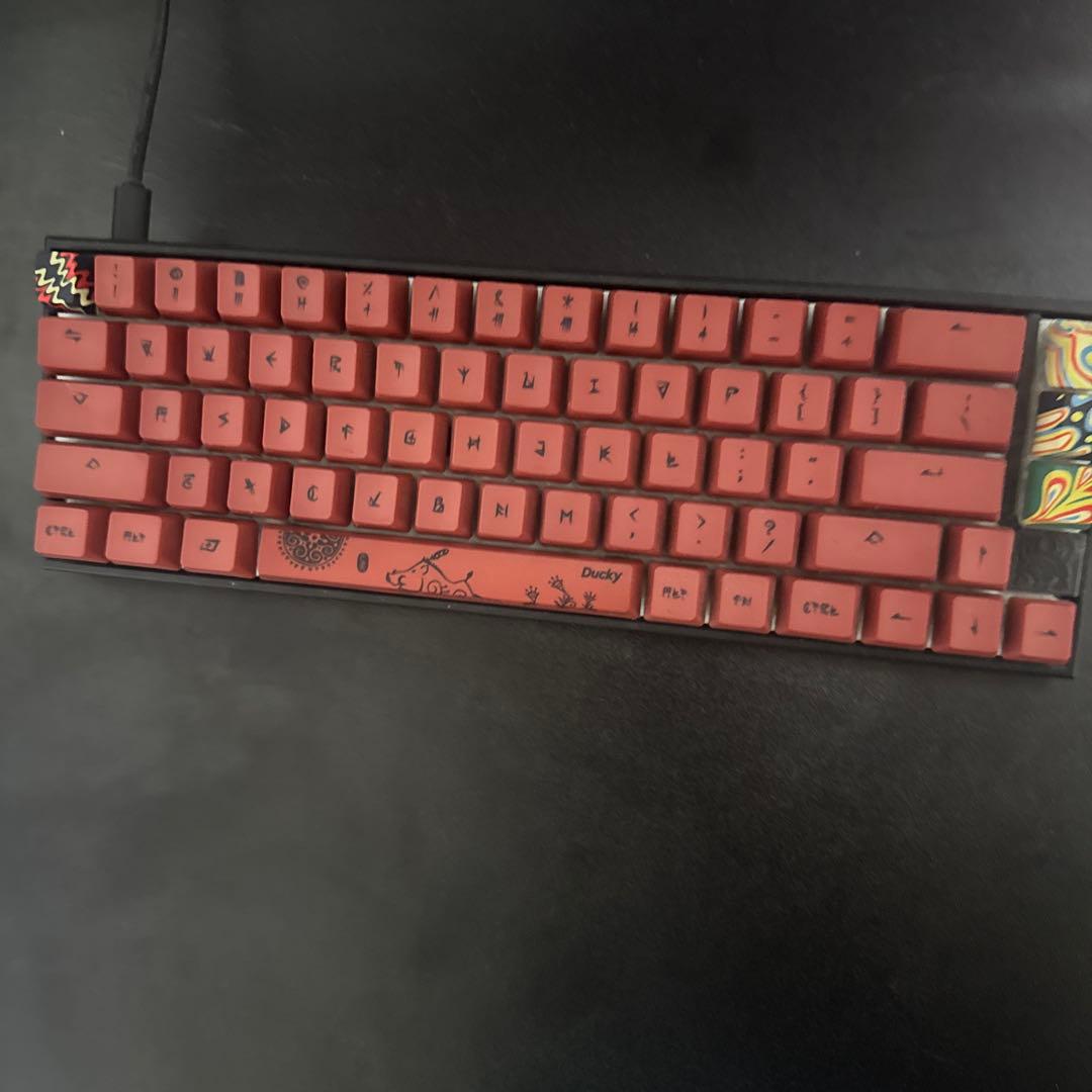 Ducky Year of the Pig Edition キーボード本体
