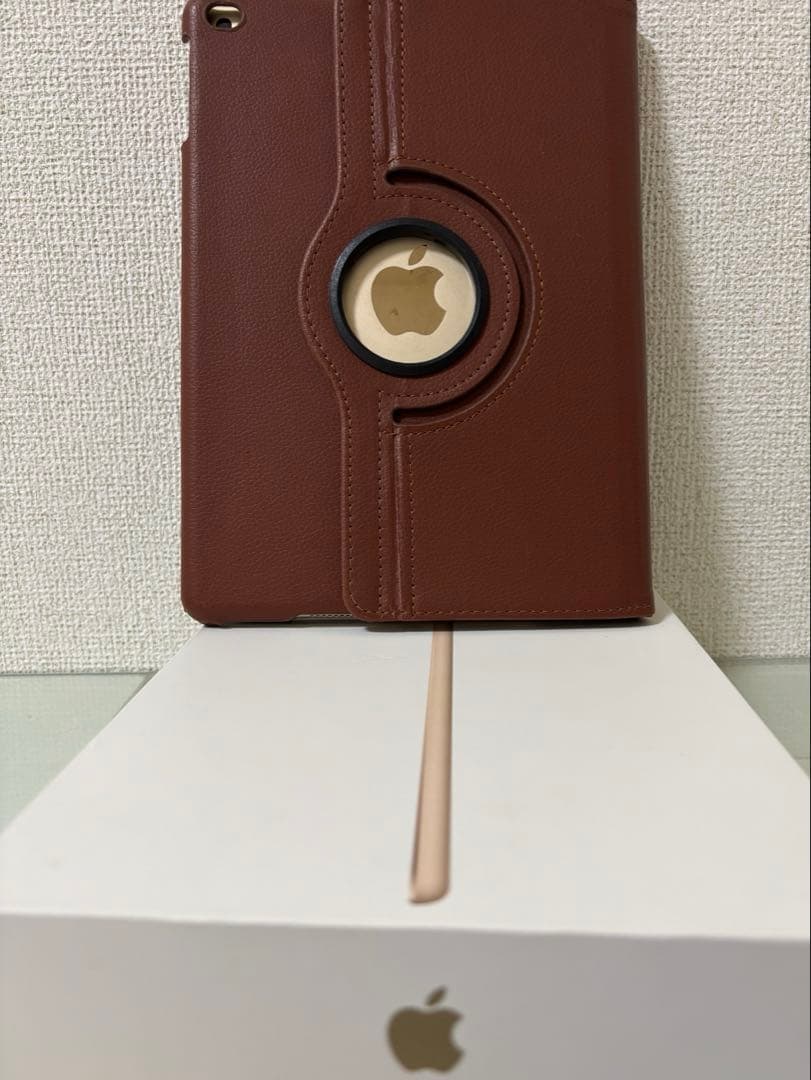 Apple iPad 第五世代 128GB ゴールド 保護フィルム 充電器付き