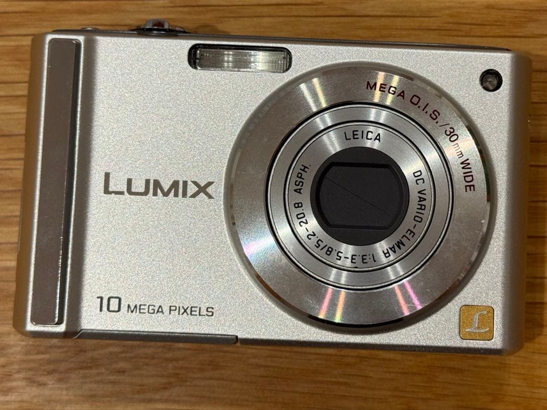 デジタルカメラ LUMIX DMC-FS20