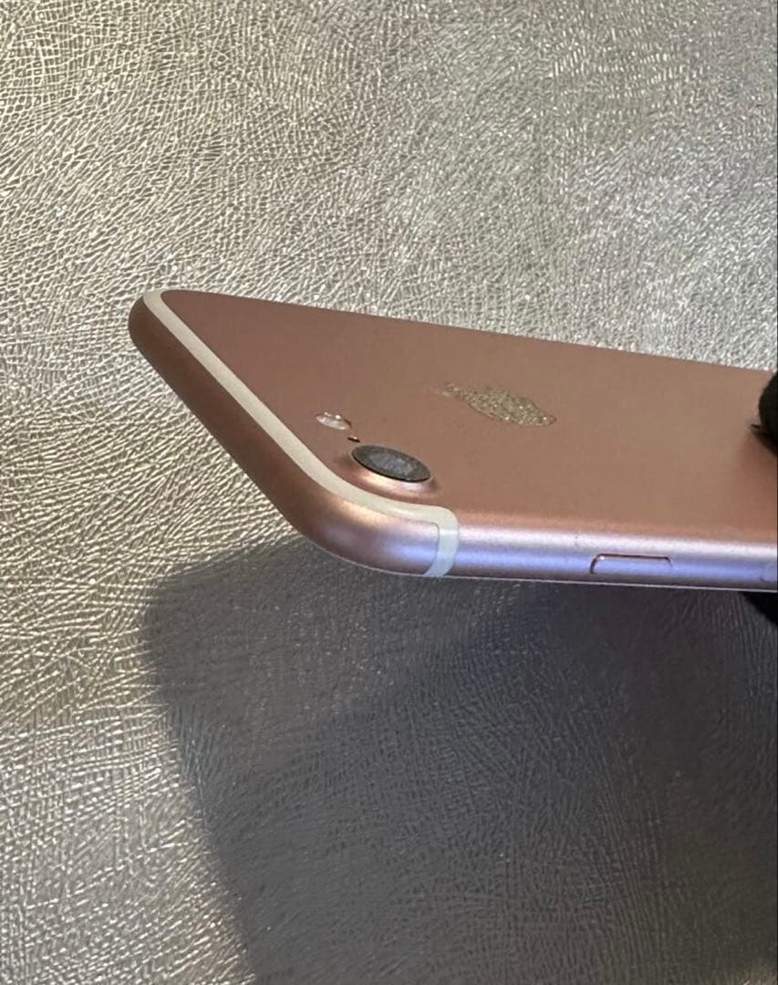 iPhone7 SIMロックなし 128GB バッテリー100%