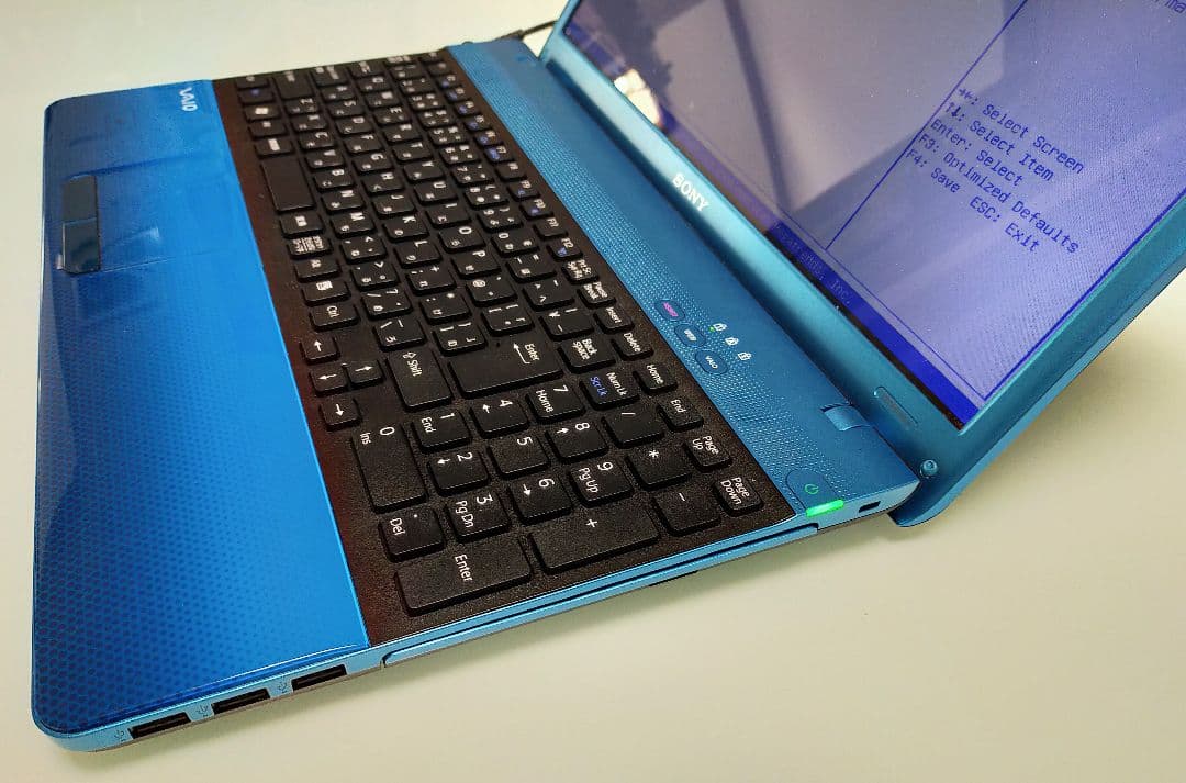 綺麗なブルー色中古SONY VAIO PCG-71311N VPCEB38FJ