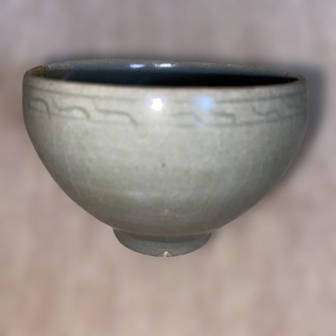 青磁碗　李朝初期？　金継ぎ有り