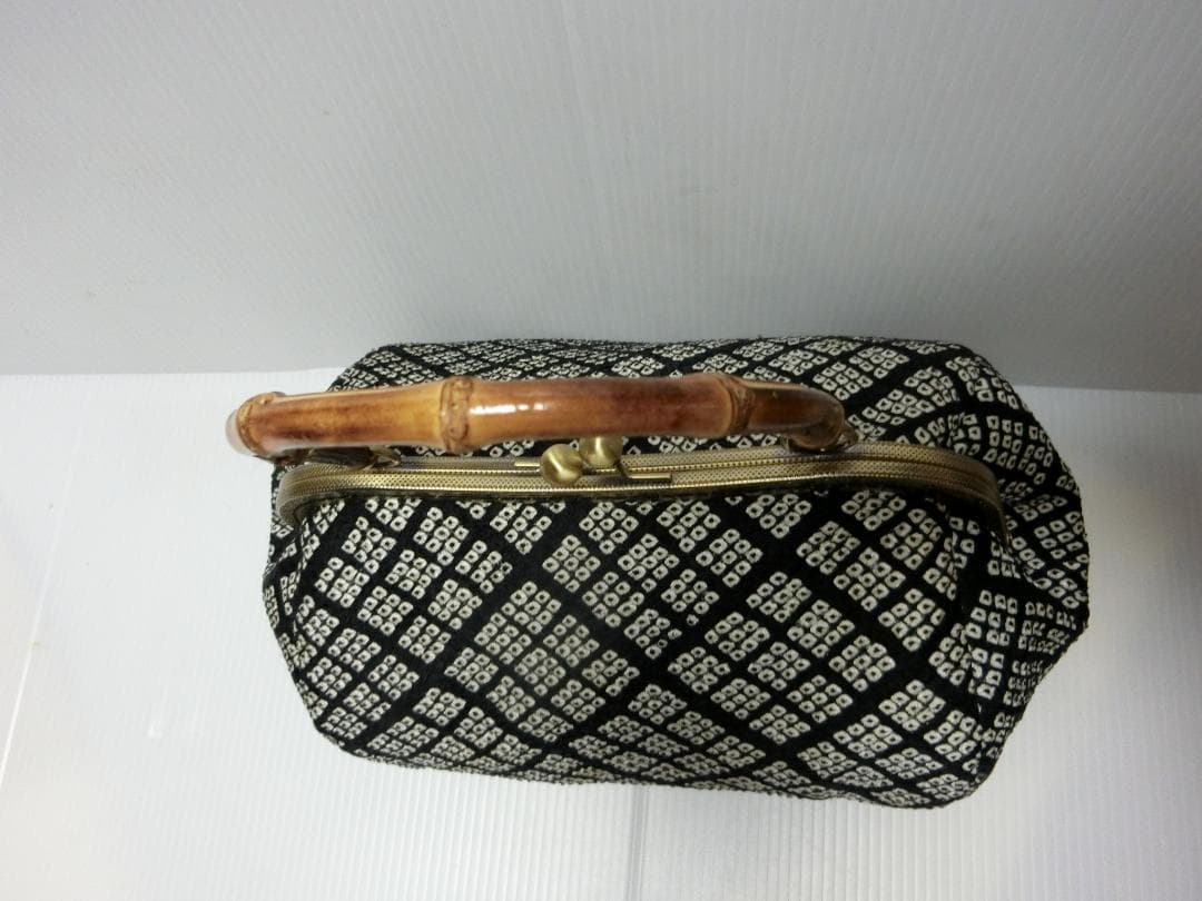 ハンドメイド　総絞り模様　バンブー持ち手 ハンドバッグ
