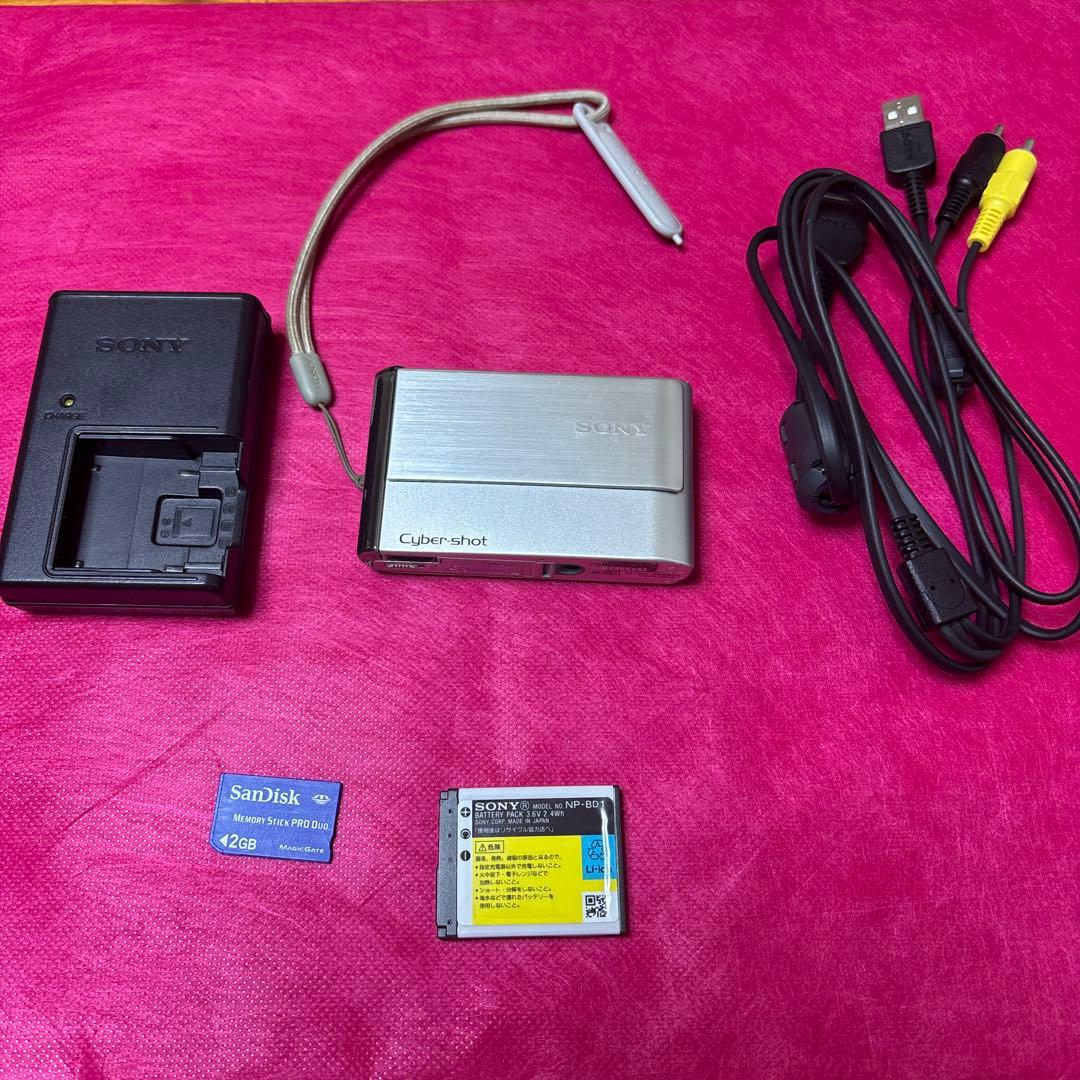 SONY cyber-shot DSC-T70 シルバーとマルチ端子接続ケーブル
